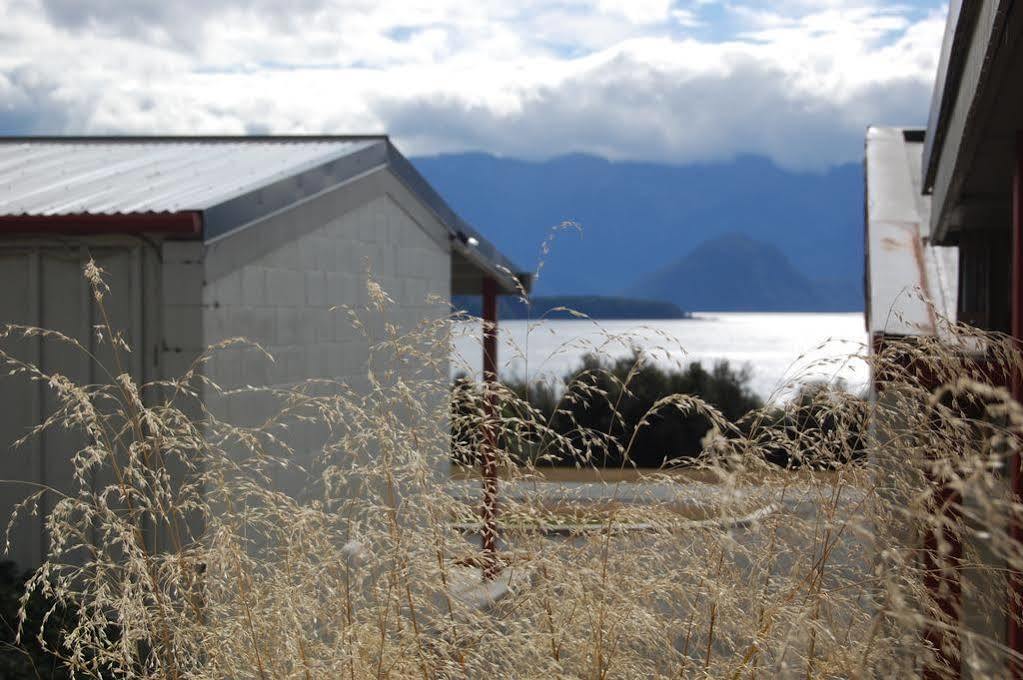 Te Anau Manapouri Lake Hotel Exterior foto