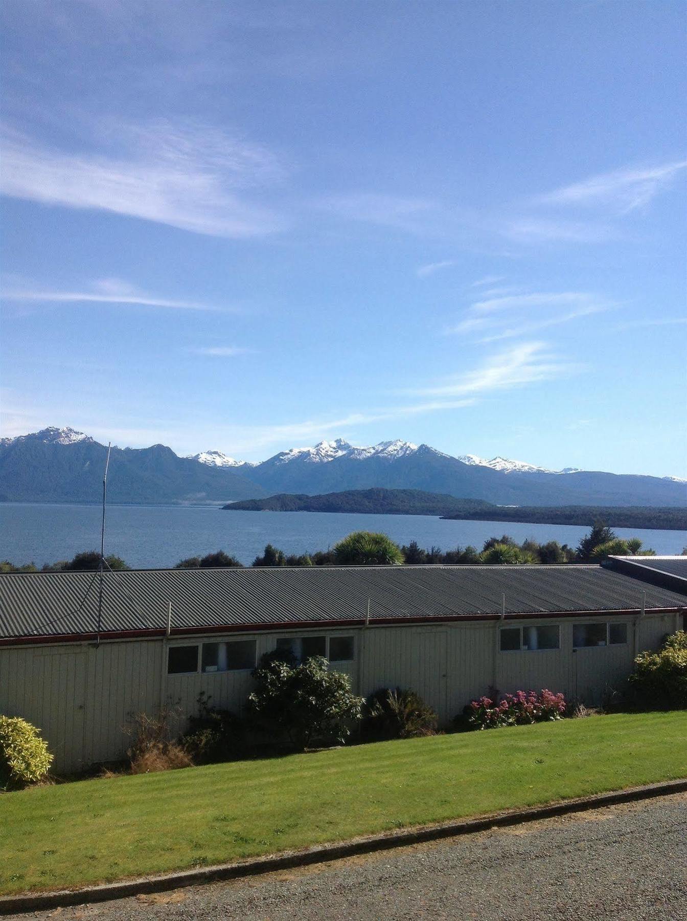 Te Anau Manapouri Lake Hotel Exterior foto