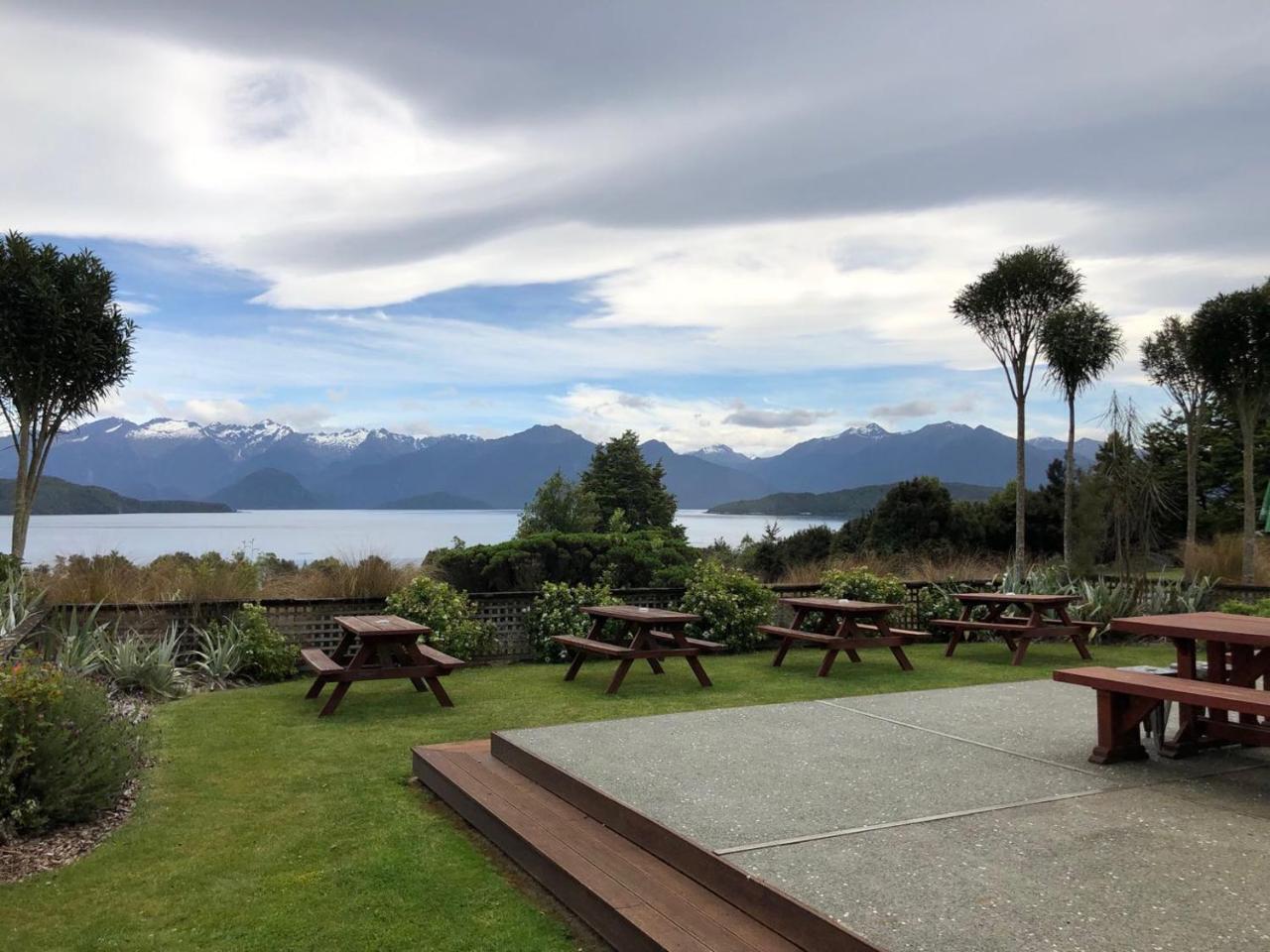 Te Anau Manapouri Lake Hotel Exterior foto