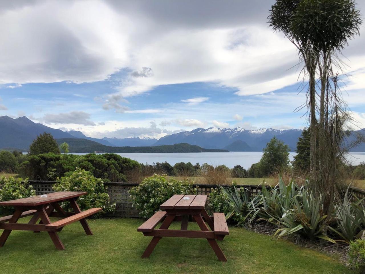 Te Anau Manapouri Lake Hotel Exterior foto