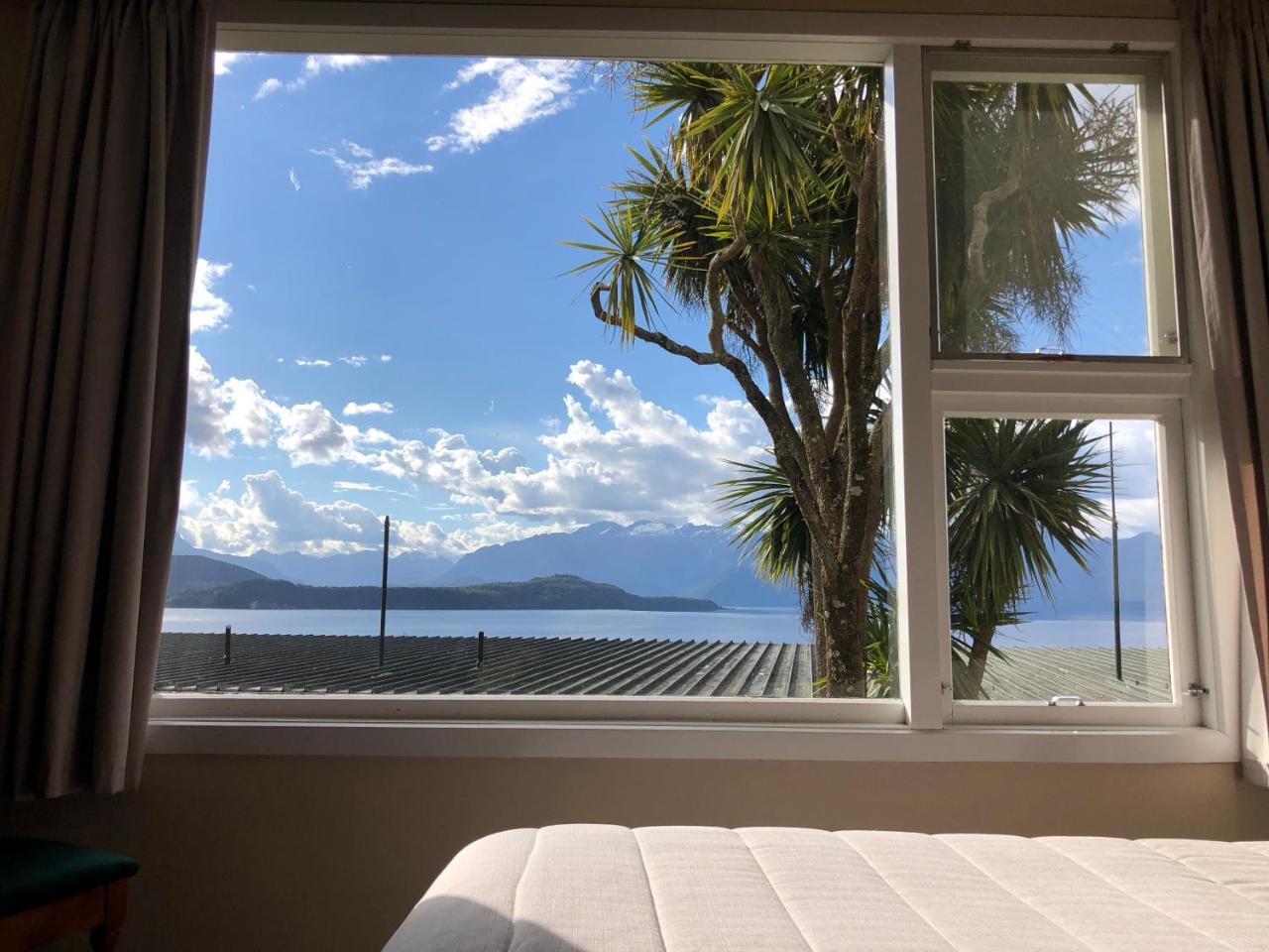 Te Anau Manapouri Lake Hotel Exterior foto