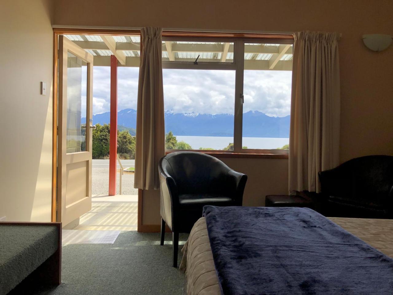 Te Anau Manapouri Lake Hotel Exterior foto