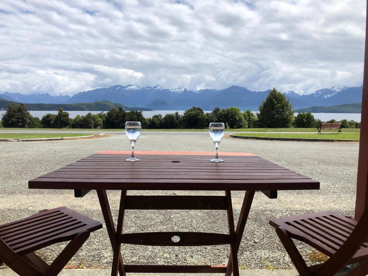 Te Anau Manapouri Lake Hotel Exterior foto