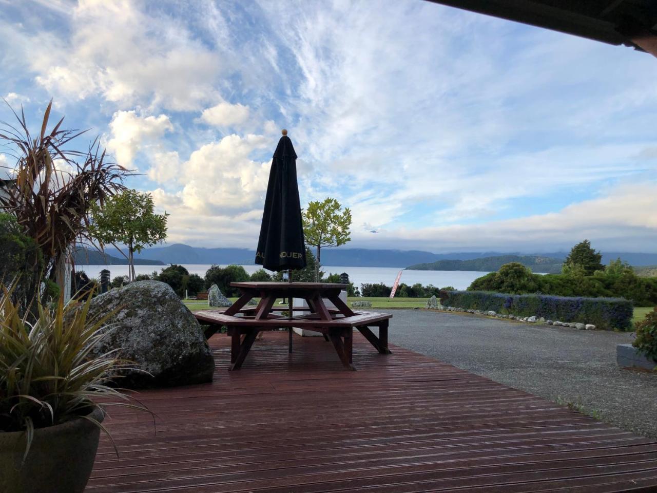 Te Anau Manapouri Lake Hotel Exterior foto