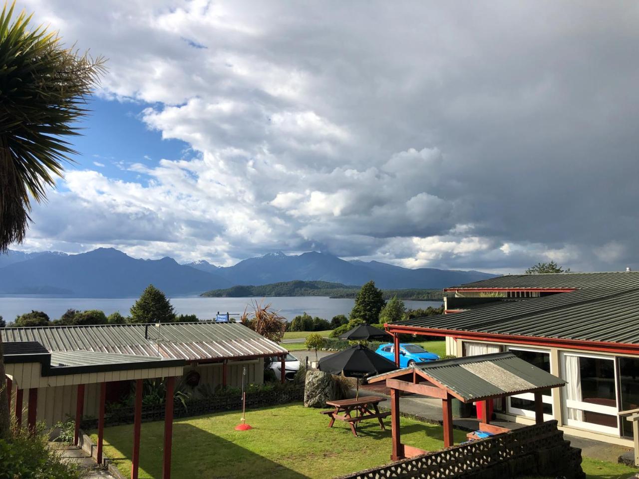 Te Anau Manapouri Lake Hotel Exterior foto